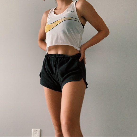 Nike cropped workout tank top - Picture 2 of 2